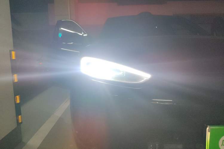 Used Hima AITO M5 2024 Extended-Range Max RS Four-Wheel Drive Advanced Intelligent Driving Version Right Front Headlight