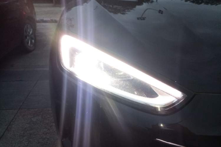 Used Hima AITO M5 2024 Extended-Range Max Rear-Wheel Drive Advanced Intelligent Driving Version Right Front Headlight