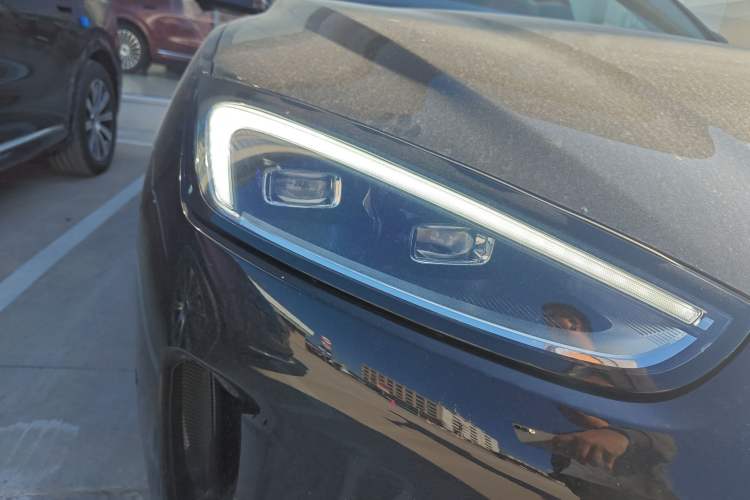 Used Hima AITO M5 2024 Extended-Range Max RS Four-Wheel Drive Advanced Intelligent Driving Version Right Front Headlight