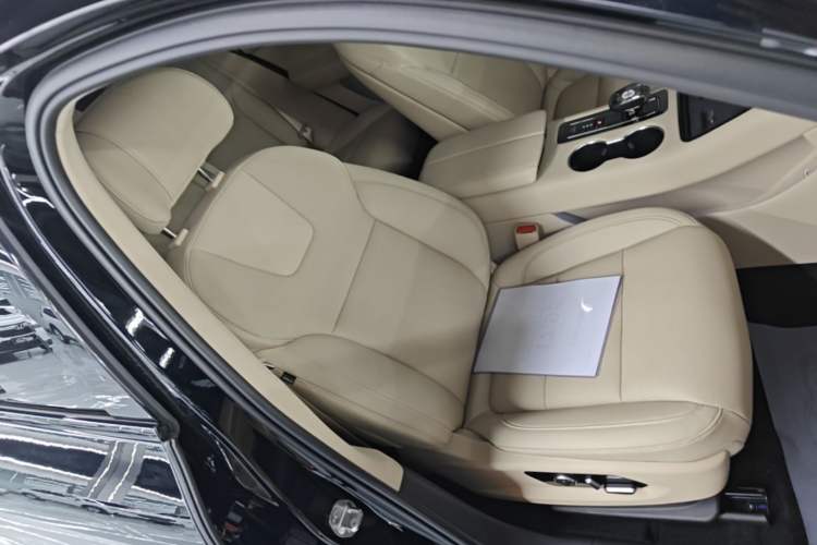 Used Hima AITO M5 2024 Extended-Range Max RS Four-Wheel Drive Advanced Intelligent Driving Version Right Front Seat