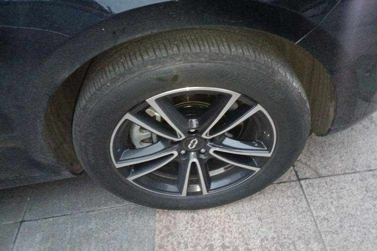 Used Hima AITO M5 2024 Extended-Range Max Rear-Wheel Drive Advanced Intelligent Driving Version Right Front Wheel Hub