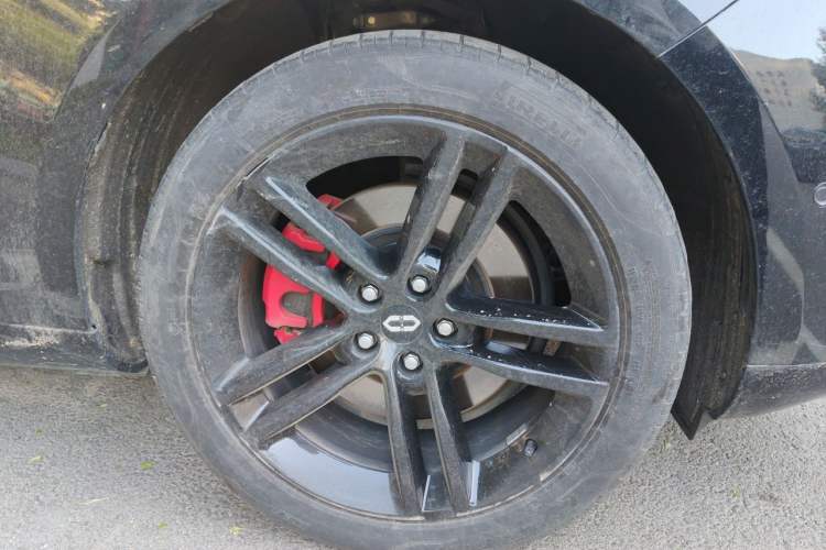 Used Hima AITO M5 2024 Extended-Range Max RS Four-Wheel Drive Advanced Intelligent Driving Version Right Front Wheel Hub
