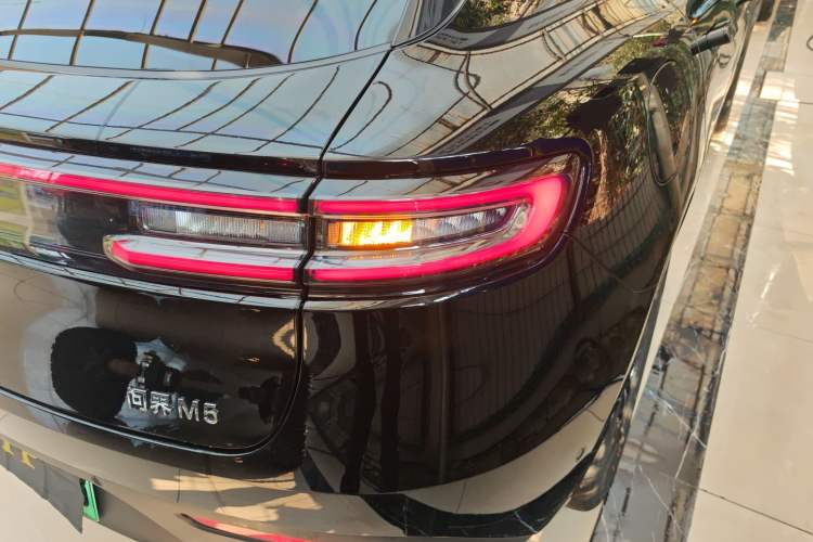 Used Hima AITO M5 2024 Extended-Range Max Rear-Wheel Drive Advanced Intelligent Driving Version Right Rear Taillight