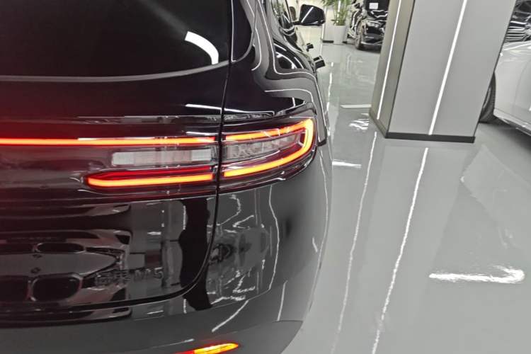 Used Hima AITO M5 2024 Extended-Range Max RS Four-Wheel Drive Advanced Intelligent Driving Version Right Rear Taillight