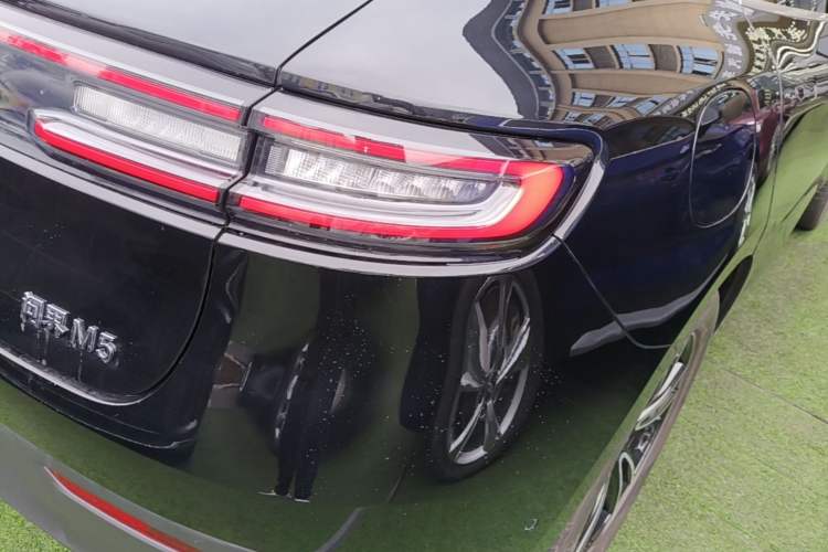 Used Hima AITO M5 2024 Extended-Range Max Rear-Wheel Drive Advanced Intelligent Driving Version Right Rear Taillight