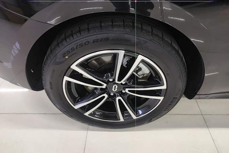 Used Hima AITO M5 2024 Extended-Range Max Rear-Wheel Drive Advanced Intelligent Driving Version Right Rear Wheel Hub