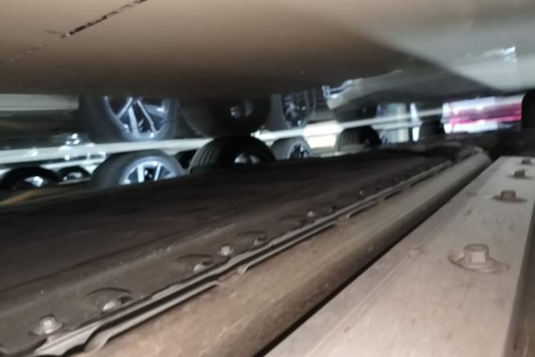 Used Hima AITO M5 2024 Extended-Range Max Rear-Wheel Drive Advanced Intelligent Driving Version Right Side Sill