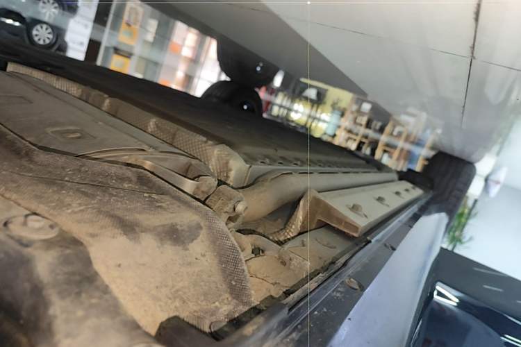 Used Hima AITO M5 2024 Extended-Range Max Rear-Wheel Drive Advanced Intelligent Driving Version Right Side Sill