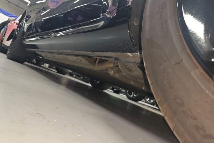 Used Hima AITO M5 2024 Extended-Range Max RS Four-Wheel Drive Advanced Intelligent Driving Version Right Side Sill