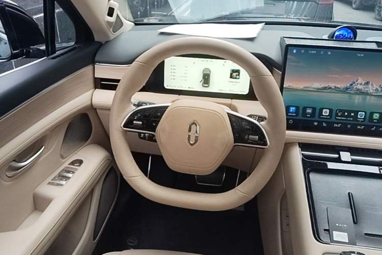 Used Hima AITO M5 2024 Extended-Range Max Rear-Wheel Drive Advanced Intelligent Driving Version Steering Wheel