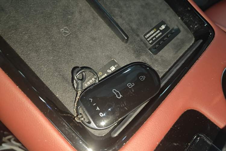 Used Hima AITO M5 2024 Extended-Range Max Rear-Wheel Drive Advanced Intelligent Driving Version Vehicle Key