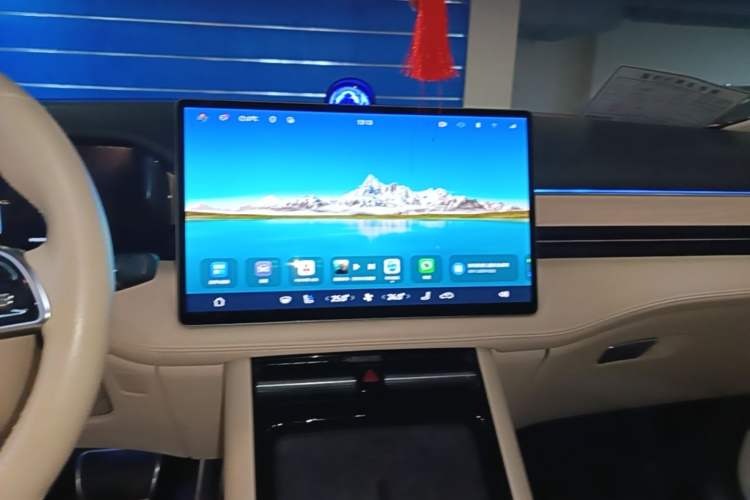 Used Hima AITO M5 2024 Extended-Range Max Rear-Wheel Drive Advanced Intelligent Driving Version Audio And AC Panel