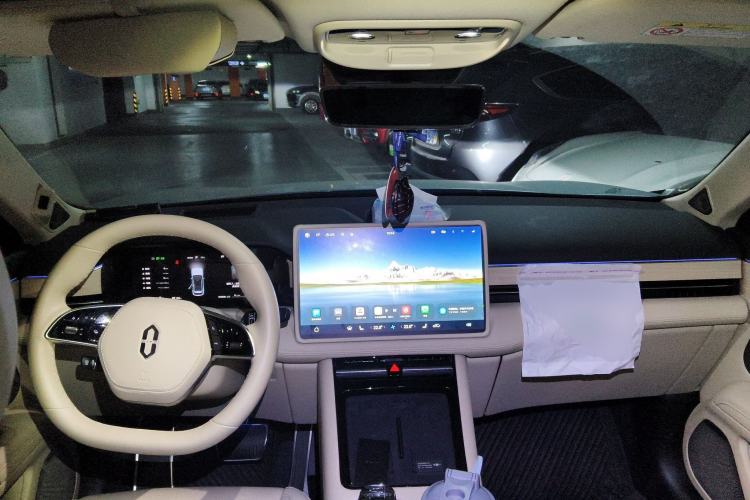 Used Hima AITO M5 2024 Extended-Range Max Rear-Wheel Drive Advanced Intelligent Driving Version Center Console