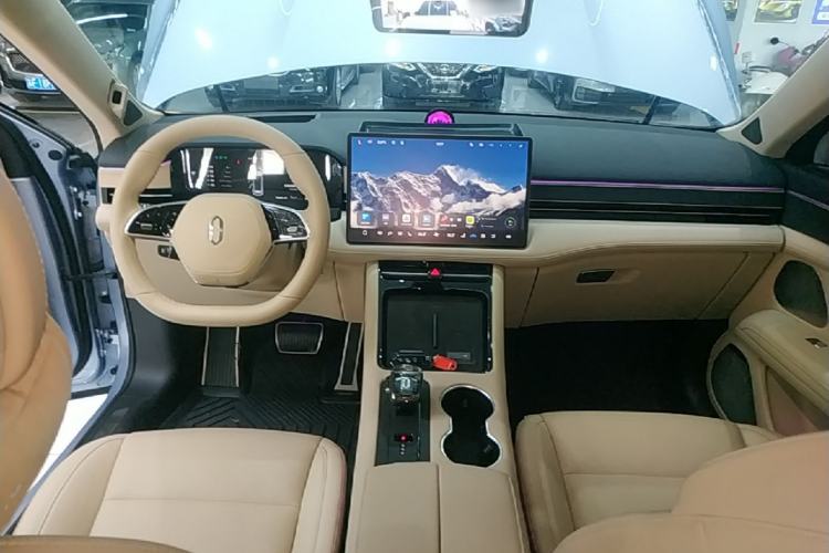 Used Hima AITO M5 2024 Extended-Range Max Rear-Wheel Drive Advanced Intelligent Driving Version Center Console