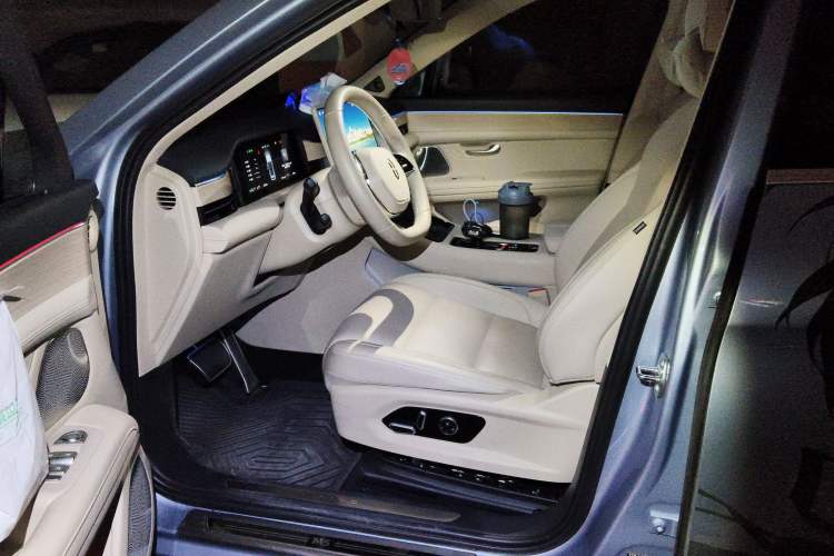 Used Hima AITO M5 2024 Extended-Range Max Rear-Wheel Drive Advanced Intelligent Driving Version Driver Seat