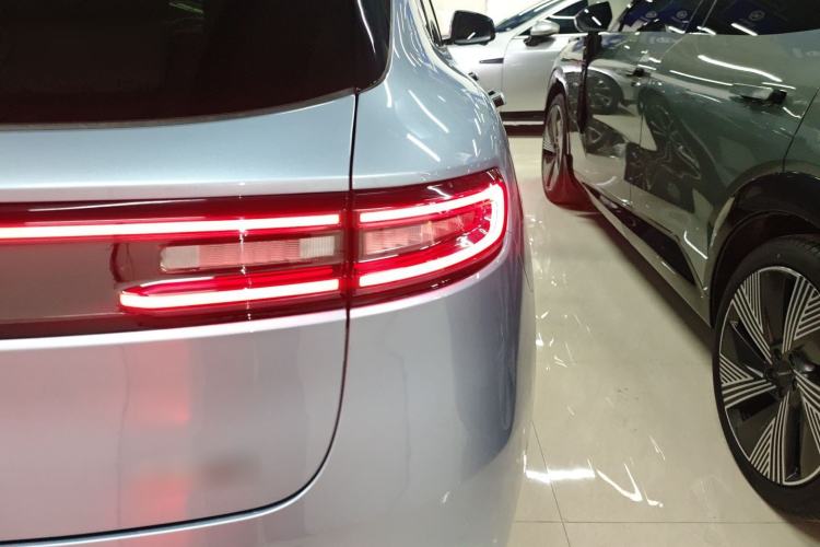 Used Hima AITO M5 2024 Extended-Range Max Rear-Wheel Drive Advanced Intelligent Driving Version Exterior 3