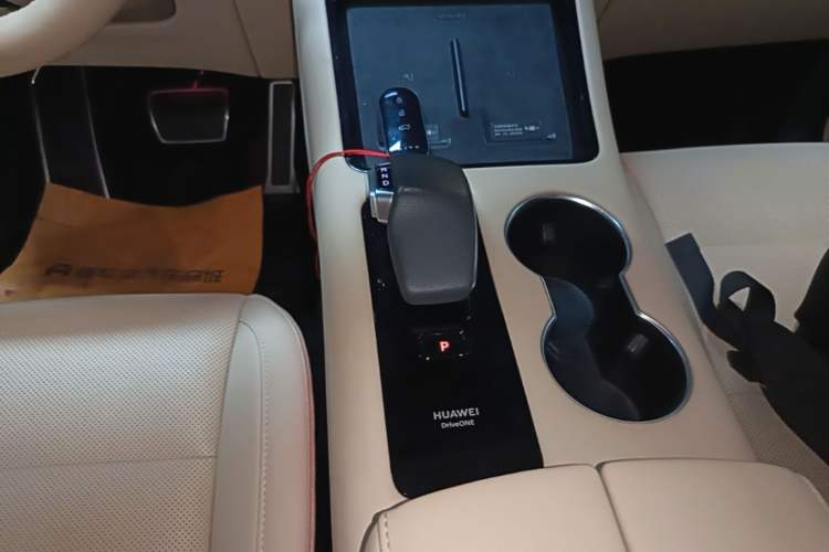 Used Hima AITO M5 2024 Extended-Range Max Rear-Wheel Drive Advanced Intelligent Driving Version Gear Lever