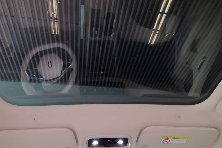 Used Hima AITO M5 2024 Extended-Range Max Rear-Wheel Drive Advanced Intelligent Driving Version Headliner