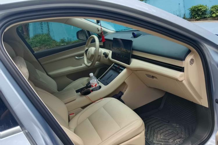 Used Hima AITO M5 2024 Extended-Range Max Rear-Wheel Drive Advanced Intelligent Driving Version Interior 4