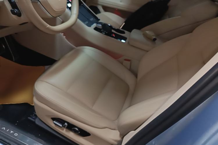 Used Hima AITO M5 2024 Extended-Range Max Rear-Wheel Drive Advanced Intelligent Driving Version Left Front Seat