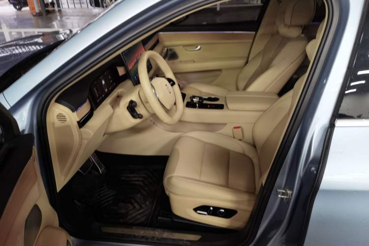 Used Hima AITO M5 2024 Extended-Range Max Rear-Wheel Drive Advanced Intelligent Driving Version Left Front Seat