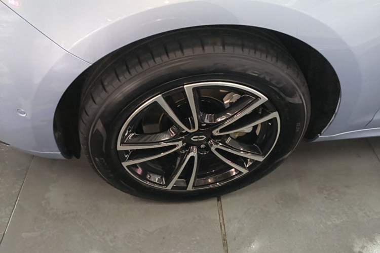 Used Hima AITO M5 2024 All-Electric Max Rear-Drive Advanced Intelligent Driving Version Left Front Wheel Hub