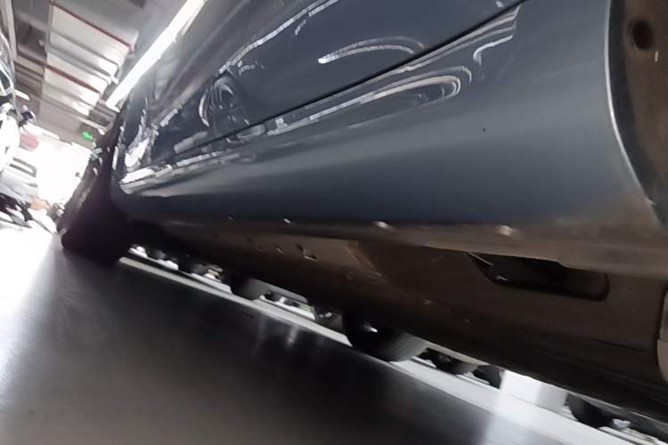 Used Hima AITO M5 2024 Extended-Range Max Rear-Wheel Drive Advanced Intelligent Driving Version Left Side Sill