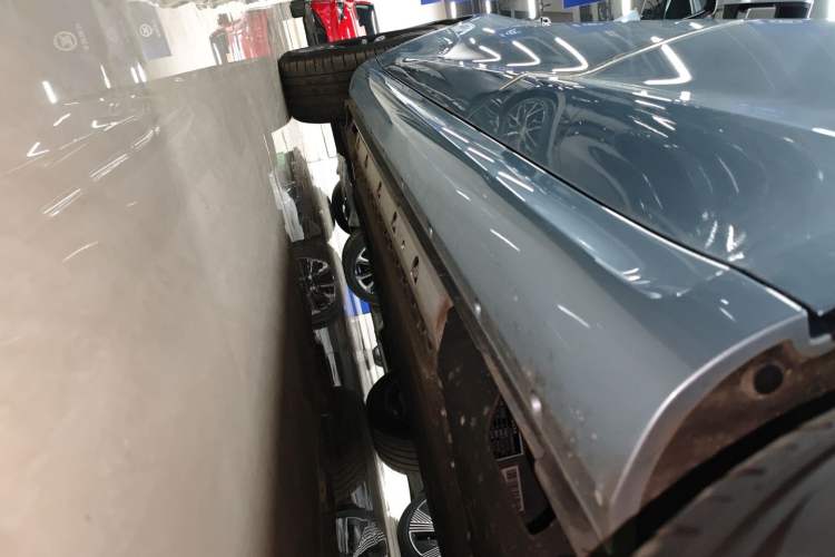 Used Hima AITO M5 2024 Extended-Range Max Rear-Wheel Drive Advanced Intelligent Driving Version Left Side Sill