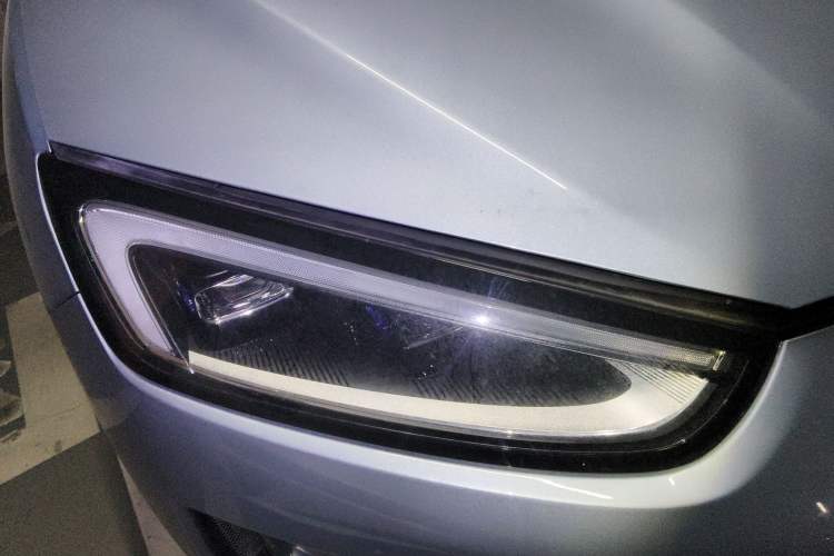 Used Hima AITO M5 2024 Extended-Range Max Rear-Wheel Drive Advanced Intelligent Driving Version Right Front Headlight