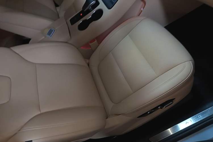 Used Hima AITO M5 2024 Extended-Range Max Rear-Wheel Drive Advanced Intelligent Driving Version Right Front Seat