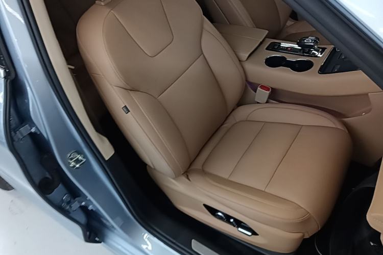 Used Hima AITO M5 2024 Extended-Range Max Rear-Wheel Drive Advanced Intelligent Driving Version Right Front Seat