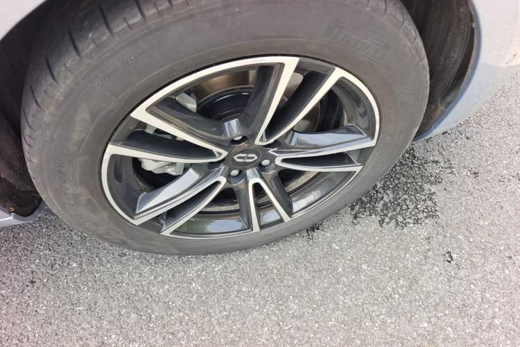 Used Hima AITO M5 2024 All-Electric Max Rear-Drive Advanced Intelligent Driving Version Right Front Wheel Hub