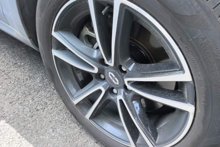 Used Hima AITO M5 2024 All-Electric Max Rear-Drive Advanced Intelligent Driving Version Right Front Wheel Hub
