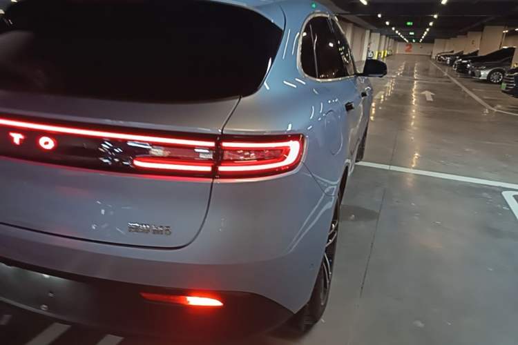 Used Hima AITO M5 2024 Extended-Range Max Rear-Wheel Drive Advanced Intelligent Driving Version Right Rear Taillight