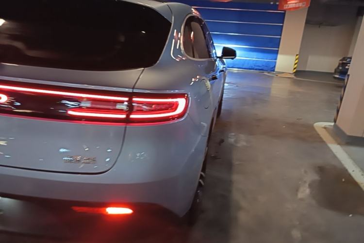 Used Hima AITO M5 2024 Extended-Range Max Rear-Wheel Drive Advanced Intelligent Driving Version Right Rear Taillight