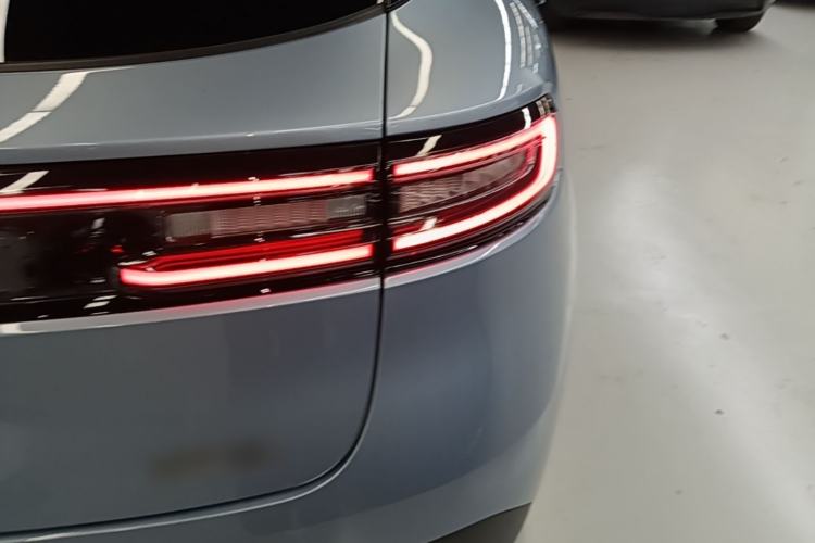 Used Hima AITO M5 2024 Extended-Range Max Rear-Wheel Drive Advanced Intelligent Driving Version Right Rear Taillight