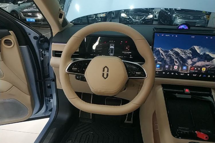 Used Hima AITO M5 2024 Extended-Range Max Rear-Wheel Drive Advanced Intelligent Driving Version Steering Wheel