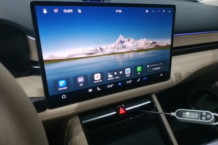Used Hima AITO M5 2024 Extended-Range Max RS Four-Wheel Drive Advanced Intelligent Driving Version Audio And AC Panel