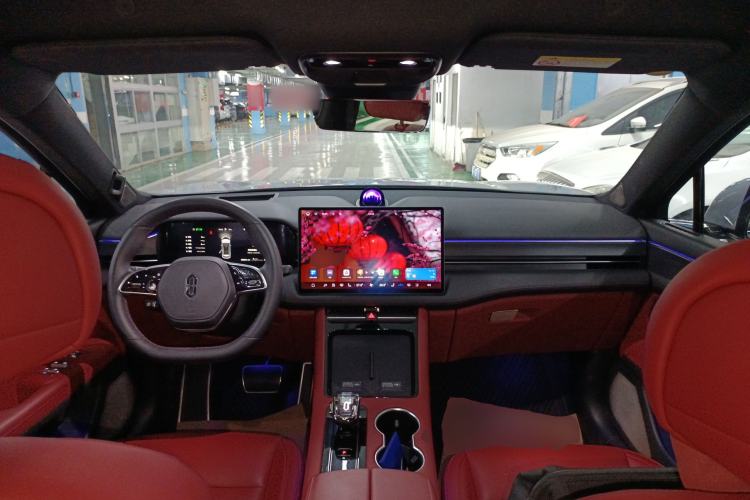 Used Hima AITO M5 2024 Extended-Range Max RS Four-Wheel Drive Advanced Intelligent Driving Version Center Console