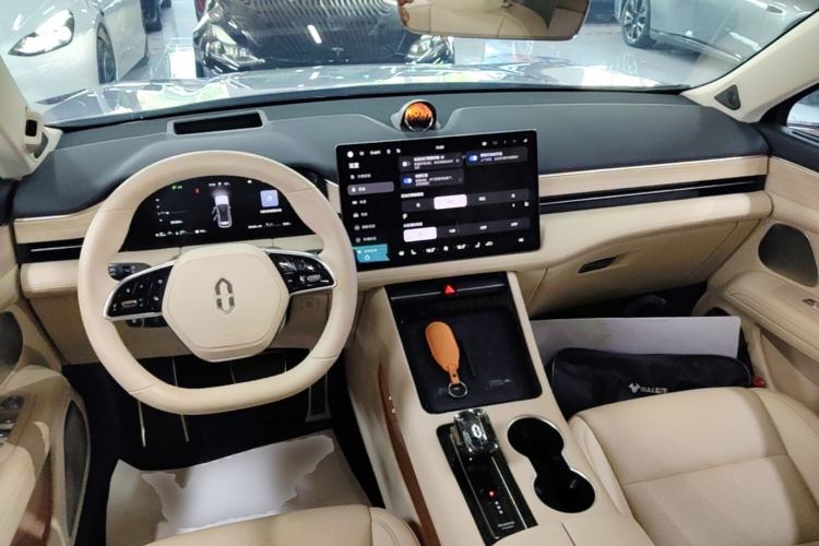 Used Hima AITO M5 2024 Extended-Range Max RS Four-Wheel Drive Advanced Intelligent Driving Version Center Console