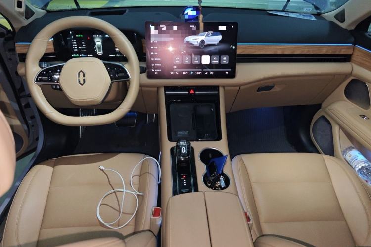 Used Hima AITO M5 2024 Extended-Range Max RS Four-Wheel Drive Advanced Intelligent Driving Version Center Console