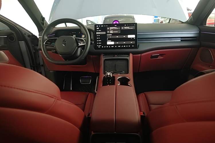 Used Hima AITO M5 2024 Extended-Range Max RS Four-Wheel Drive Advanced Intelligent Driving Version Center Console