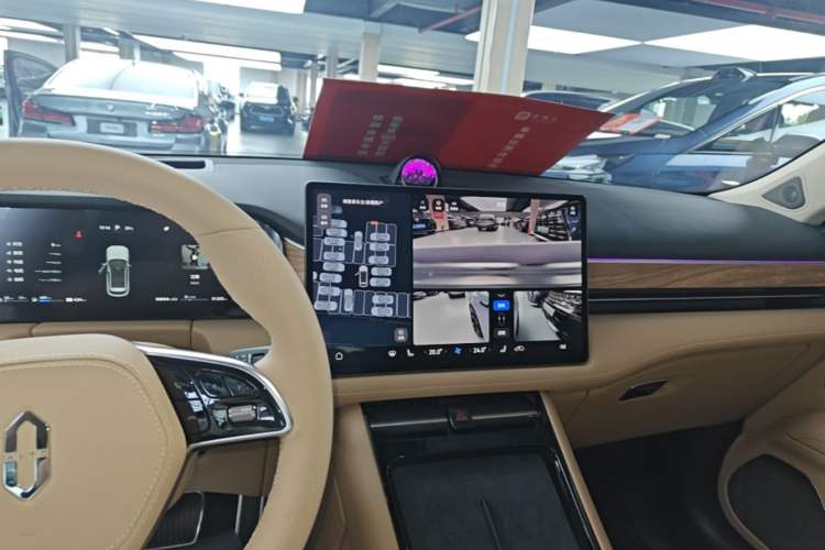 Used Hima AITO M5 2024 Extended-Range Max RS Four-Wheel Drive Advanced Intelligent Driving Version Center Console