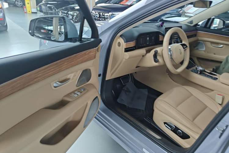 Used Hima AITO M5 2024 Extended-Range Max RS Four-Wheel Drive Advanced Intelligent Driving Version Driver Seat