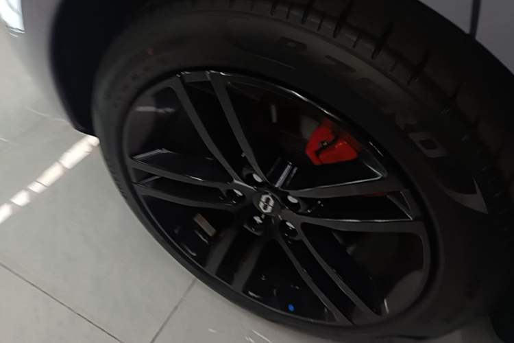 Used Hima AITO M5 2024 Extended-Range Max RS Four-Wheel Drive Advanced Intelligent Driving Version Exterior 5