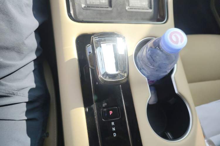 Used Hima AITO M5 2024 Extended-Range Max RS Four-Wheel Drive Advanced Intelligent Driving Version Gear Lever