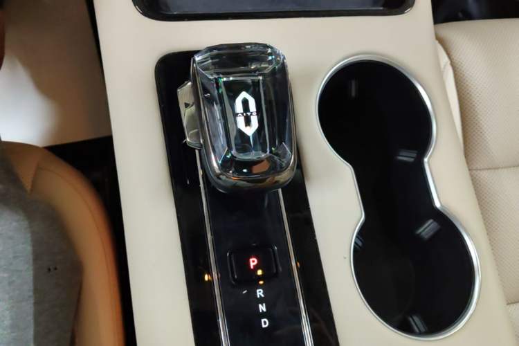 Used Hima AITO M5 2024 Extended-Range Max RS Four-Wheel Drive Advanced Intelligent Driving Version Gear Lever