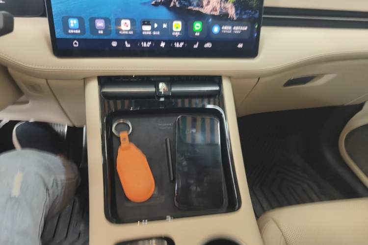 Used Hima AITO M5 2024 Extended-Range Max RS Four-Wheel Drive Advanced Intelligent Driving Version Gear Lever