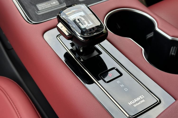 Used Hima AITO M5 2024 Extended-Range Max RS Four-Wheel Drive Advanced Intelligent Driving Version Gear Lever