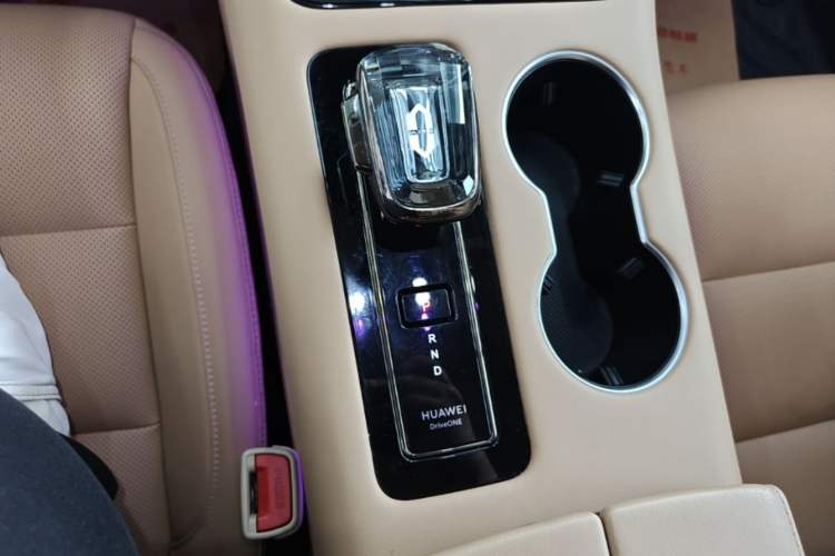 Used Hima AITO M5 2024 Extended-Range Max Rear-Wheel Drive Advanced Intelligent Driving Version Gear Lever